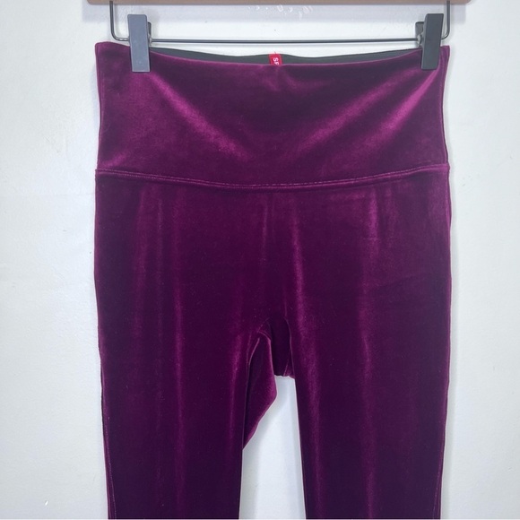 Spanx Red Velvet Leggings Size Medium - Picture 8 of 10
